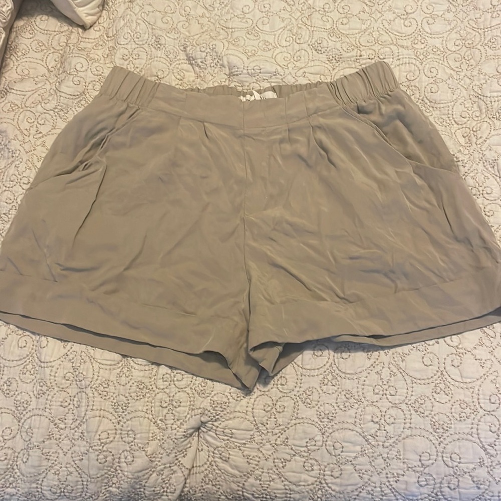 Khaki Hi-waist Shorts